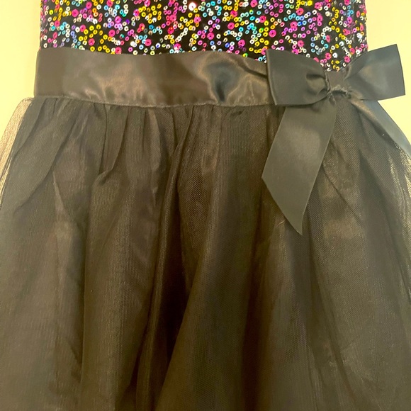 Gorgeous Childs Celebration Dress with Asymmetrical Colorful Sequins 🎉 - Picture 4 of 6